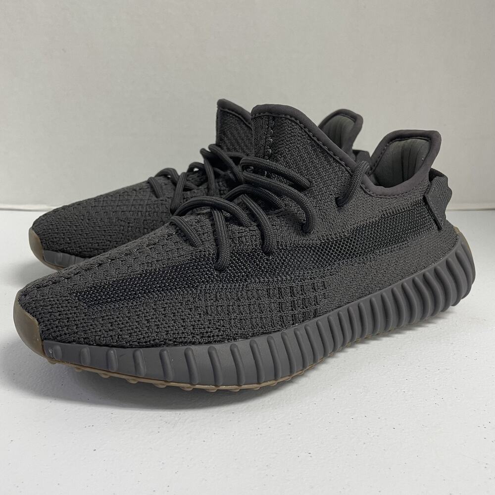 adidas Yeezy Boost 350 V2 Cinder Non-Reflective FY2903 Size 6 Men Size 7.5 Women